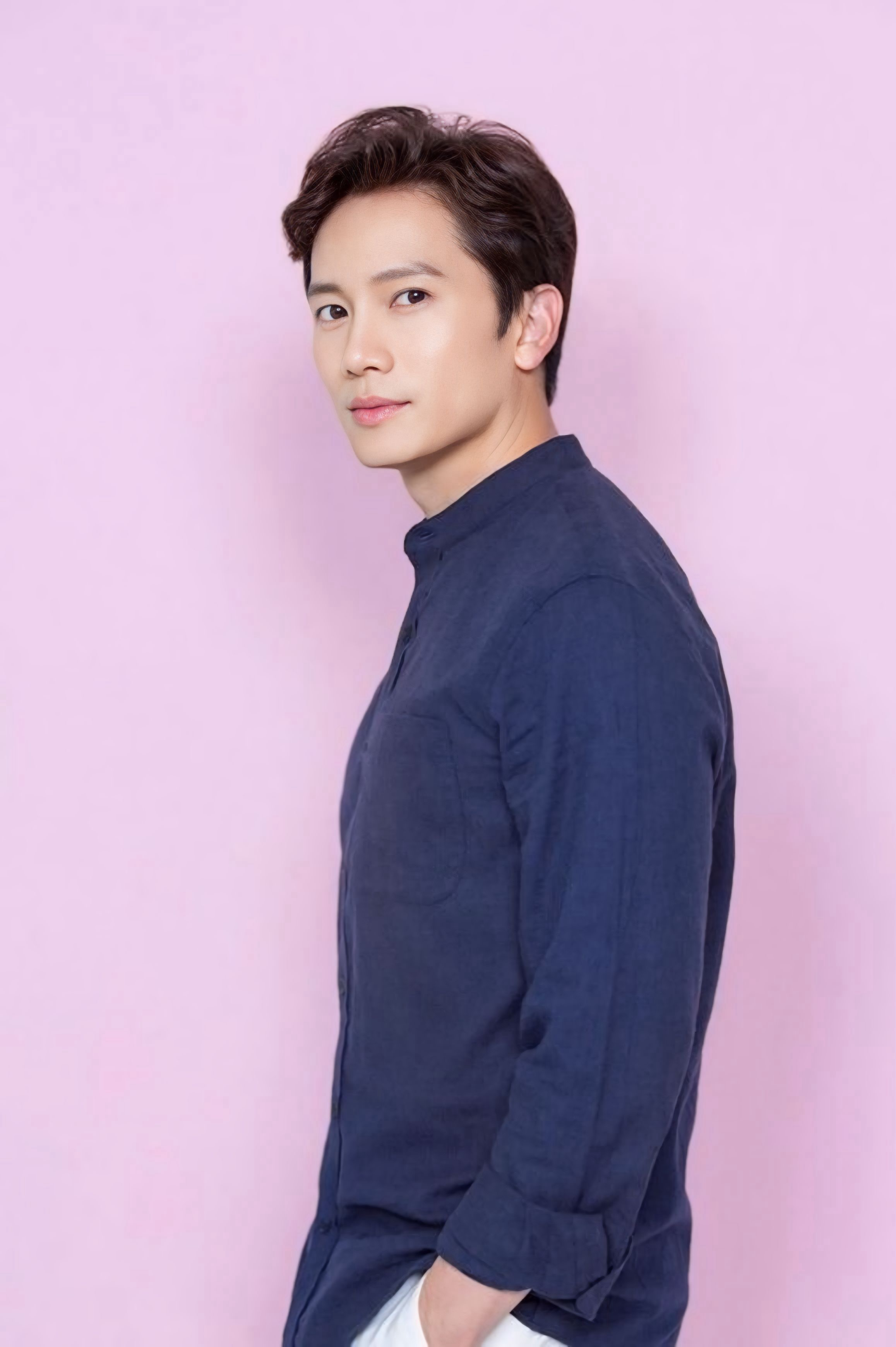 Recent activity shot of Ji Sung