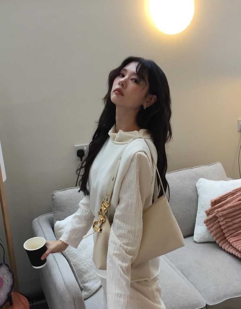 Behind-the-scenes cut of Jung Somin