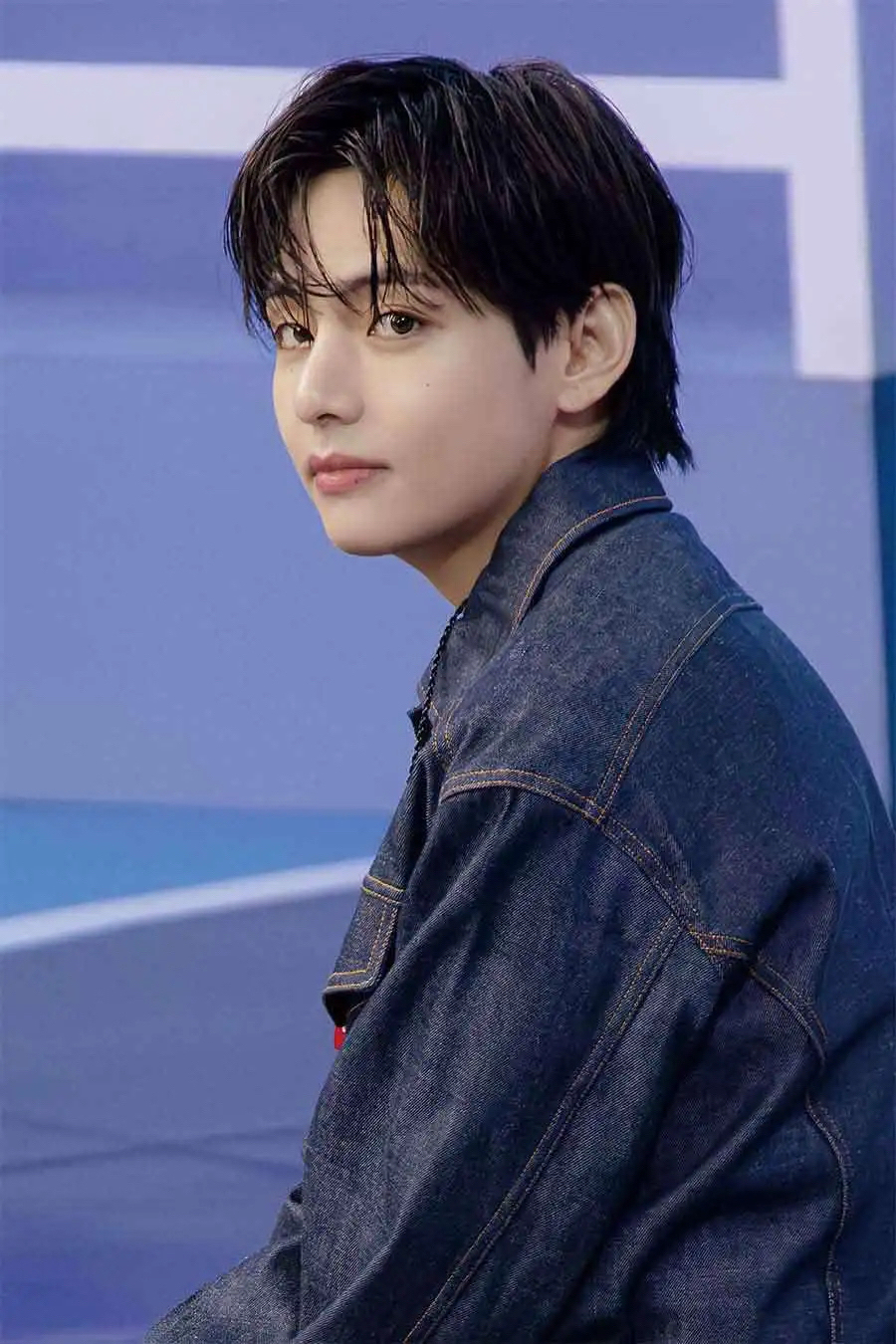 Recent activity shot of Kim Taehyung (V)