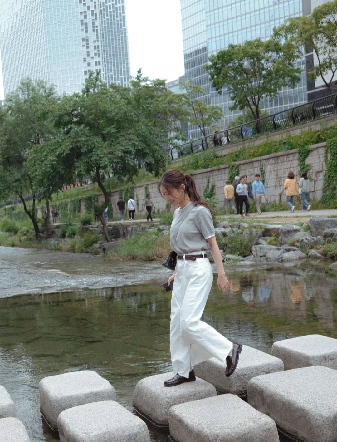 A moment captured by a fan of Lee Seyoung