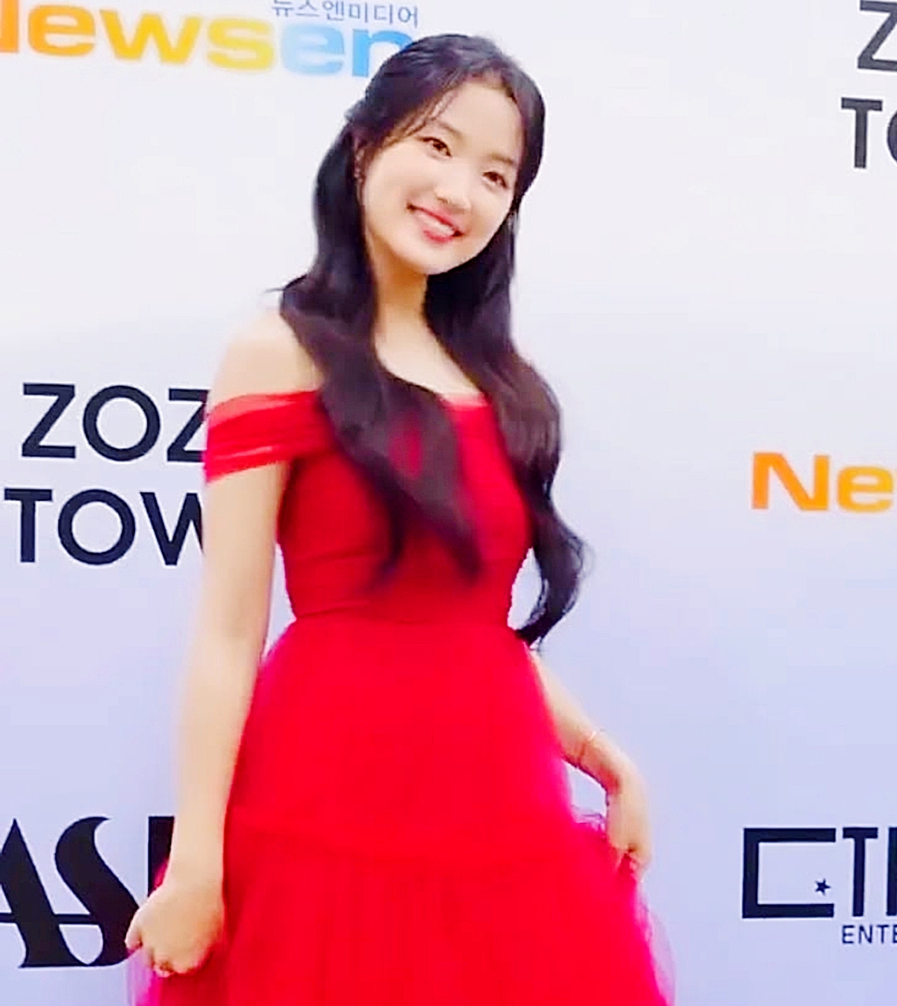 Behind-the-scenes cut of Kim Hyeyoon