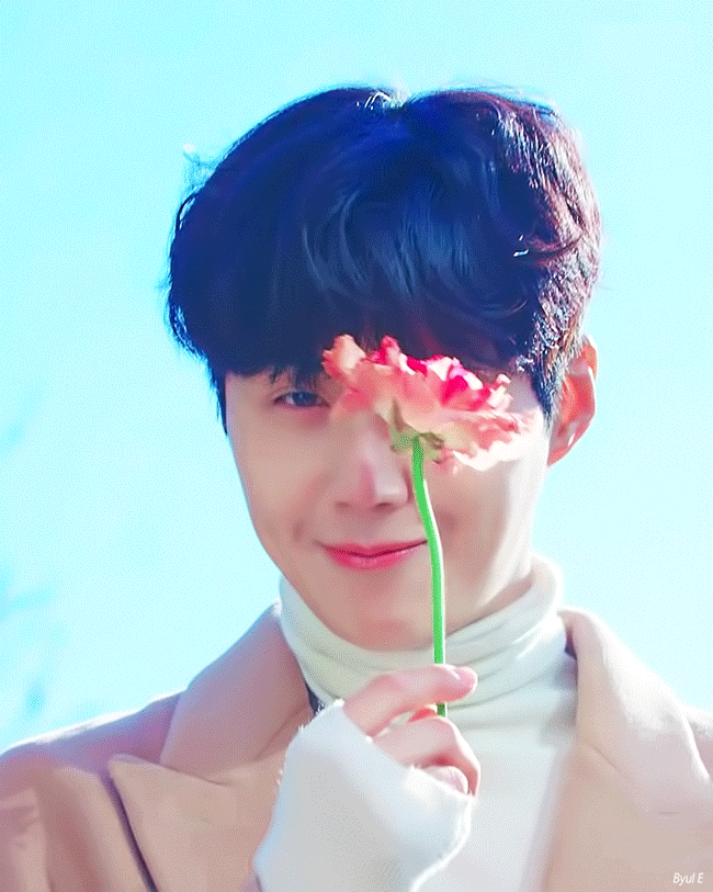 A moment captured by a fan of Kim Seonho