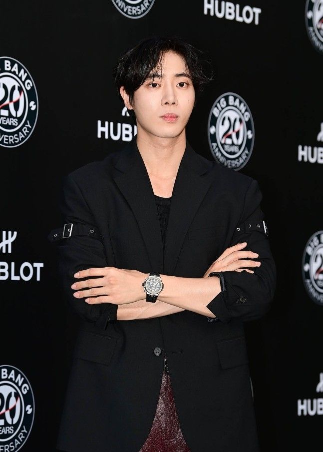 Behind-the-scenes cut of Choo Youngwoo