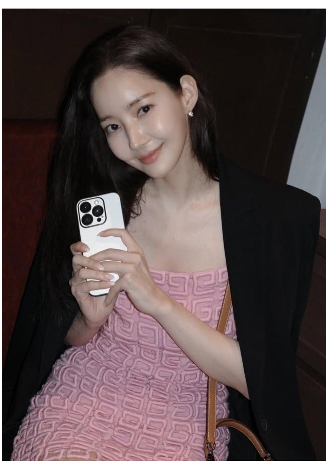 A moment captured by a fan of Park Minyoung