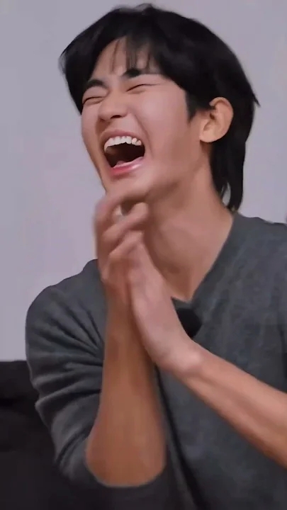 A moment captured by a fan of Kim Soohyun