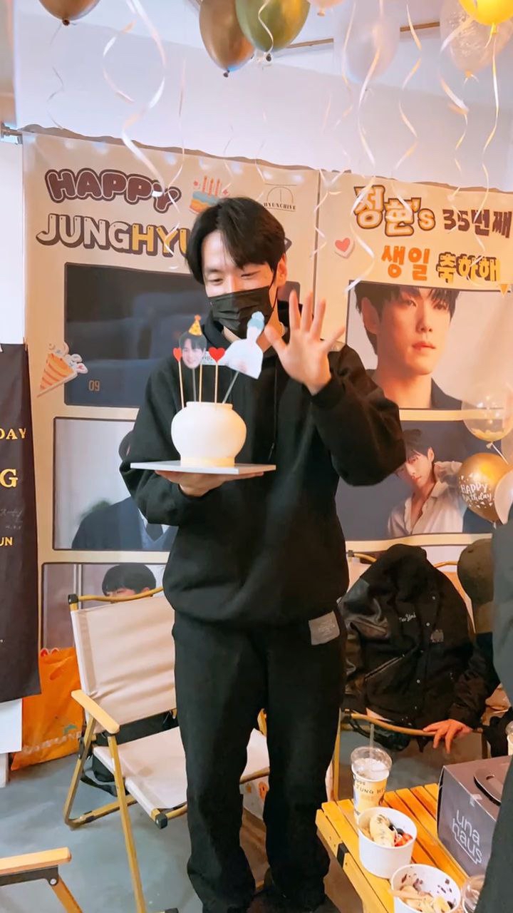 Today's popular wallpaper in Kim Junghyun community