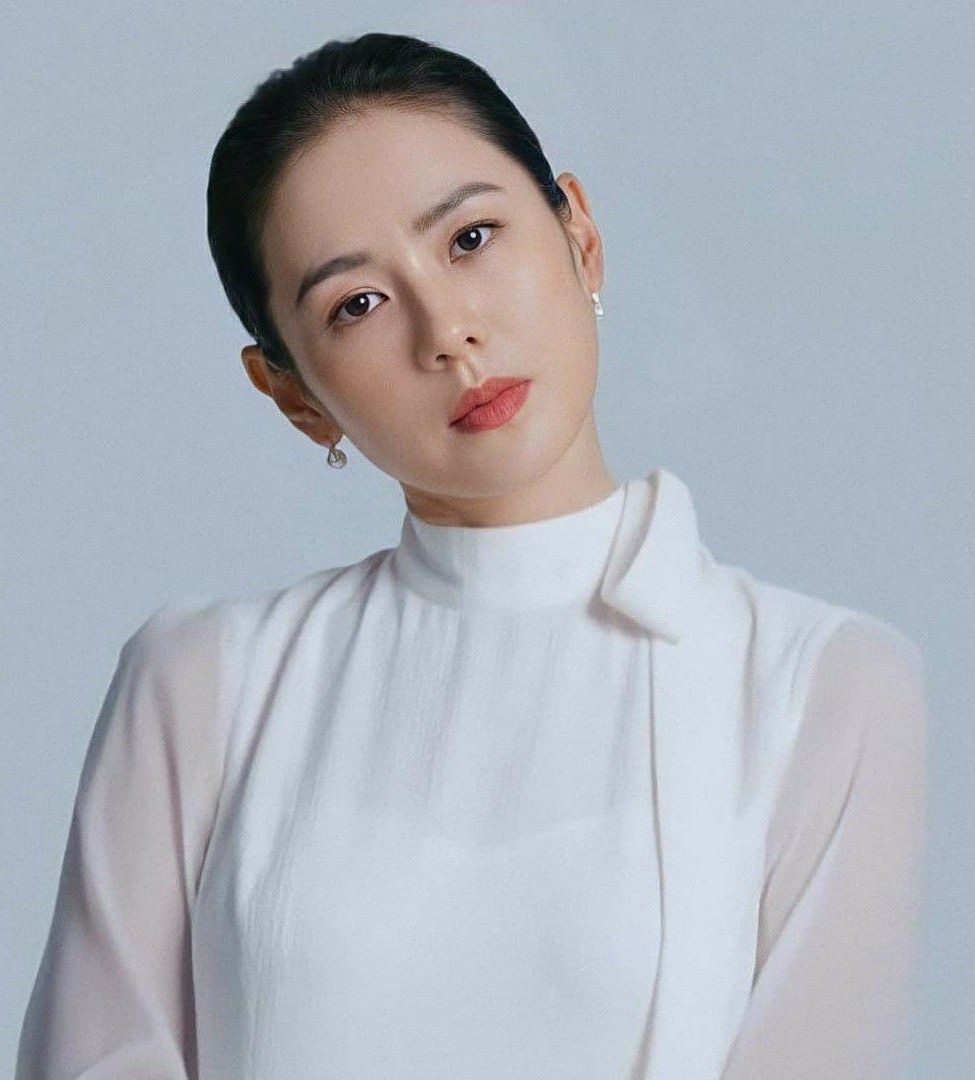 Foto kegiatan terbaru dari Son Yejin