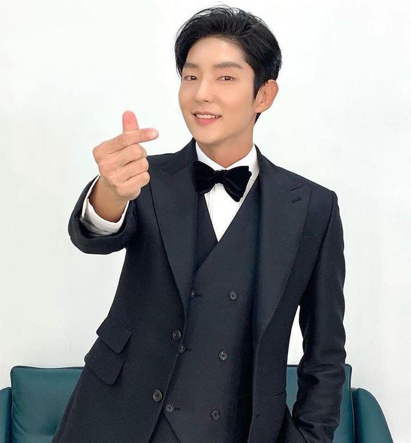 A moment captured by a fan of Lee Joongi