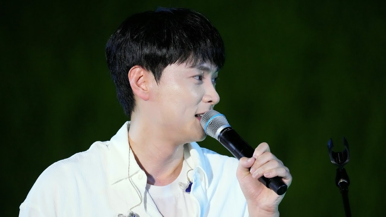 Recent activity shot of Min Kyunghoon