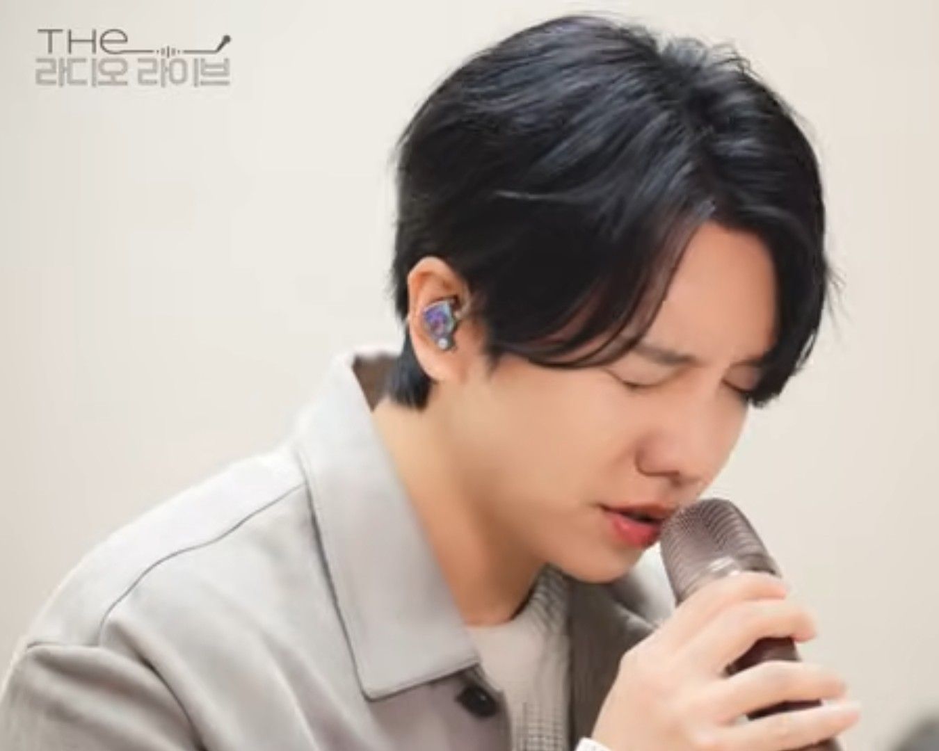 Momen yang diabadikan oleh penggemar Lee Seunggi