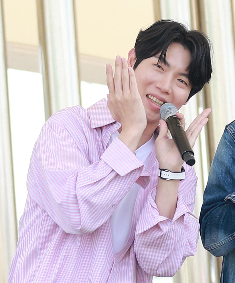 Recent activity shot of Son Taejin