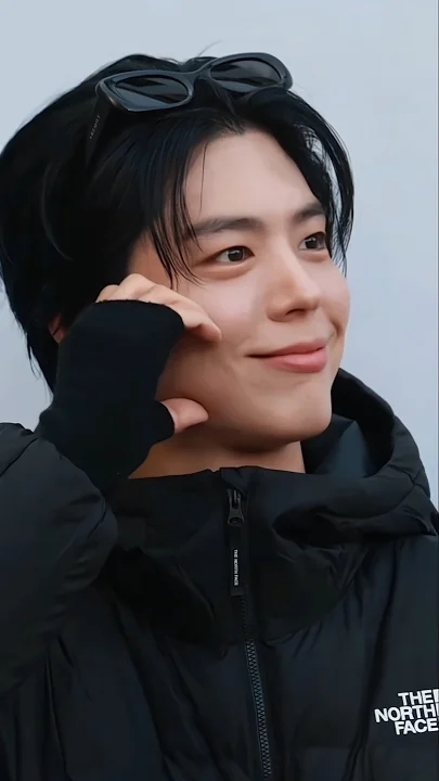 Recent activity shot of Park Bogum