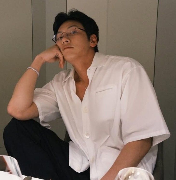 Behind-the-scenes cut of Ji Changwook