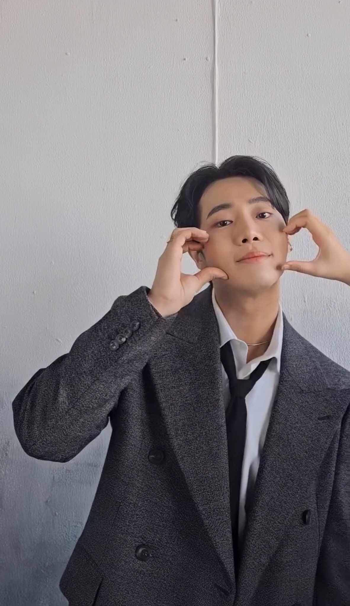 Emotional wallpaper shared by fans for Choo Youngwoo