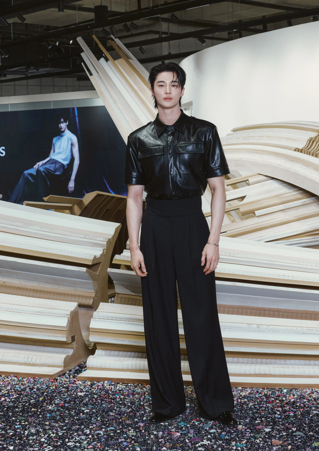 Behind-the-scenes cut of Byeon Wooseok