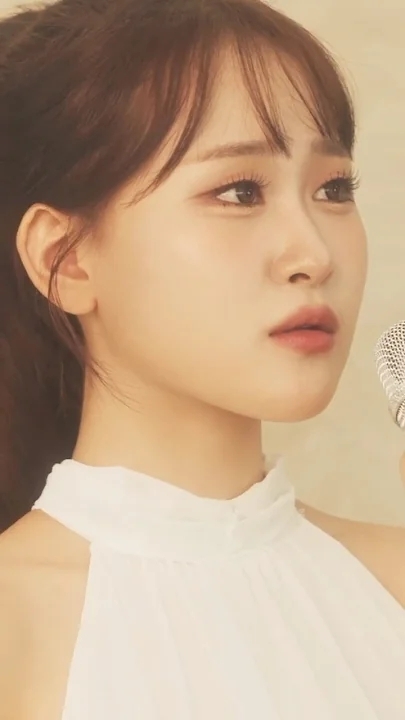 Emotional wallpaper shared by fans for Kim Dahyun