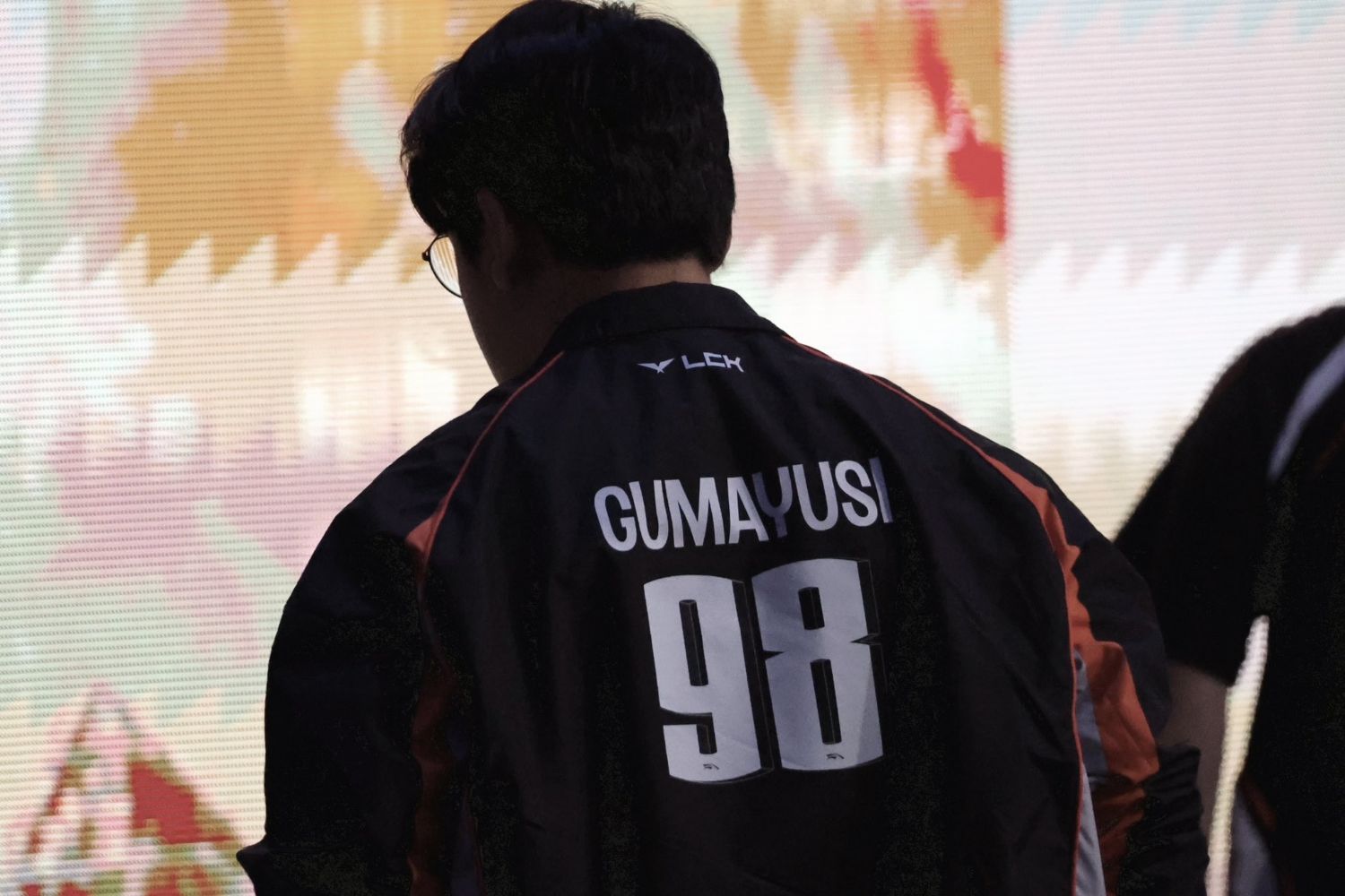 Behind-the-scenes cut of Gumayusi