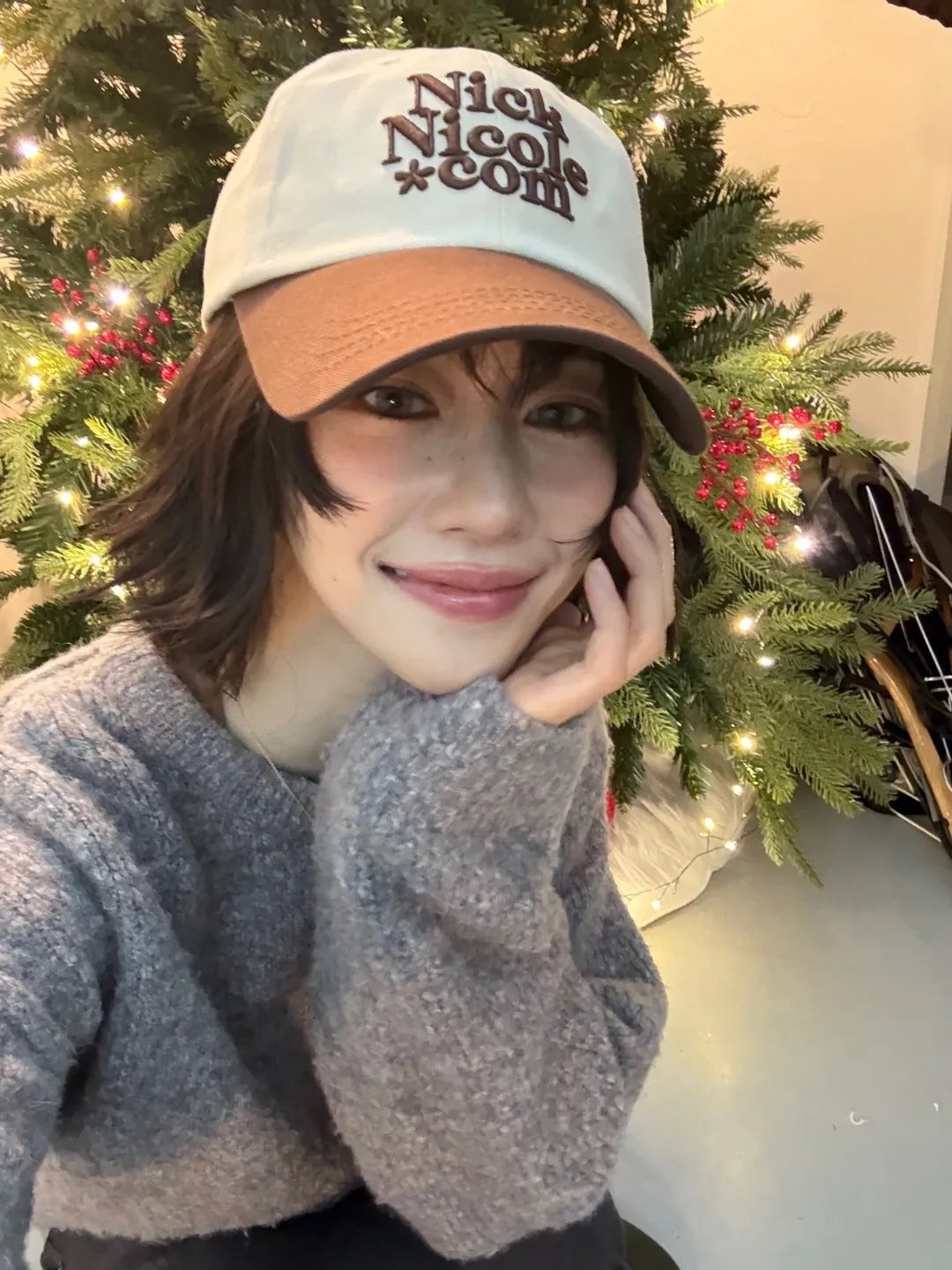 Behind-the-scenes cut of Seo Yeaji