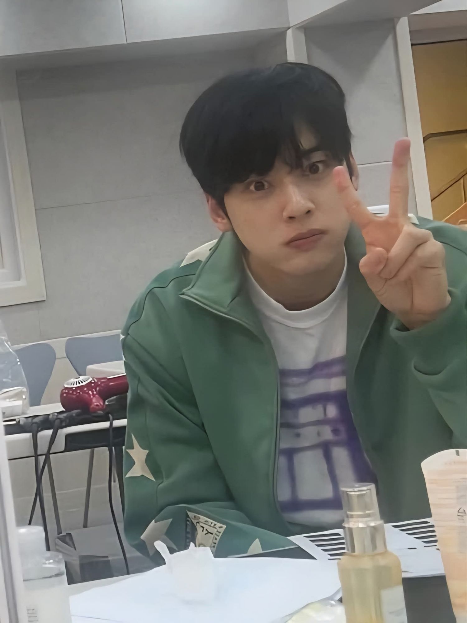 Cuplikan di balik layar dari Cha Eunwoo