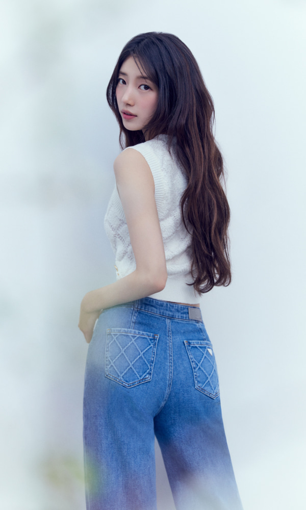Wallpaper spesial buatan penggemar Bae Suzy