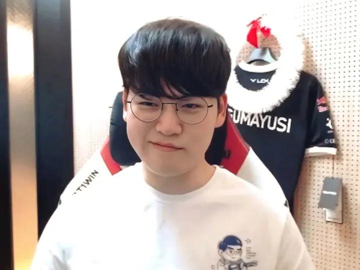 Latest photo of Gumayusi