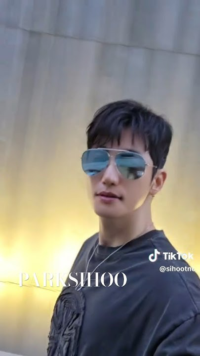 Emotional wallpaper shared by fans for Park Sihoo