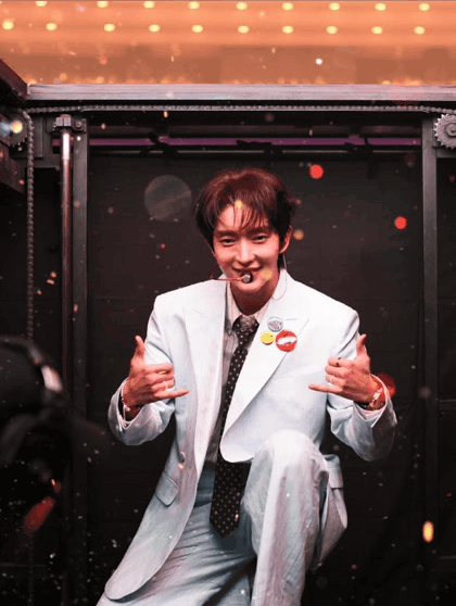 Behind-the-scenes cut of Lee Joongi