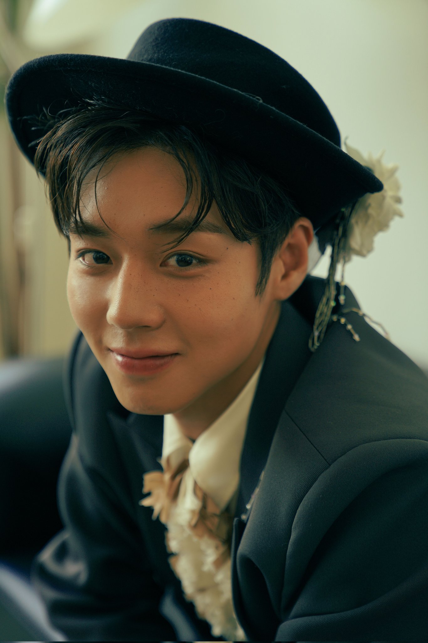 Behind-the-scenes cut of Park Jihoon