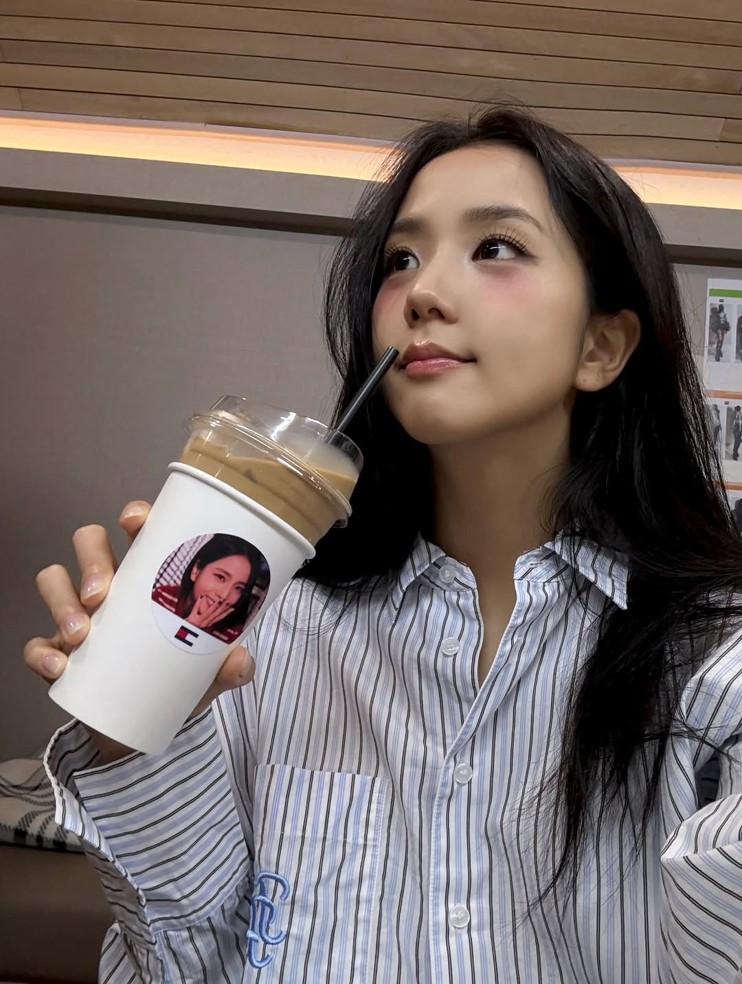 Latest photo of Jisoo (1995)