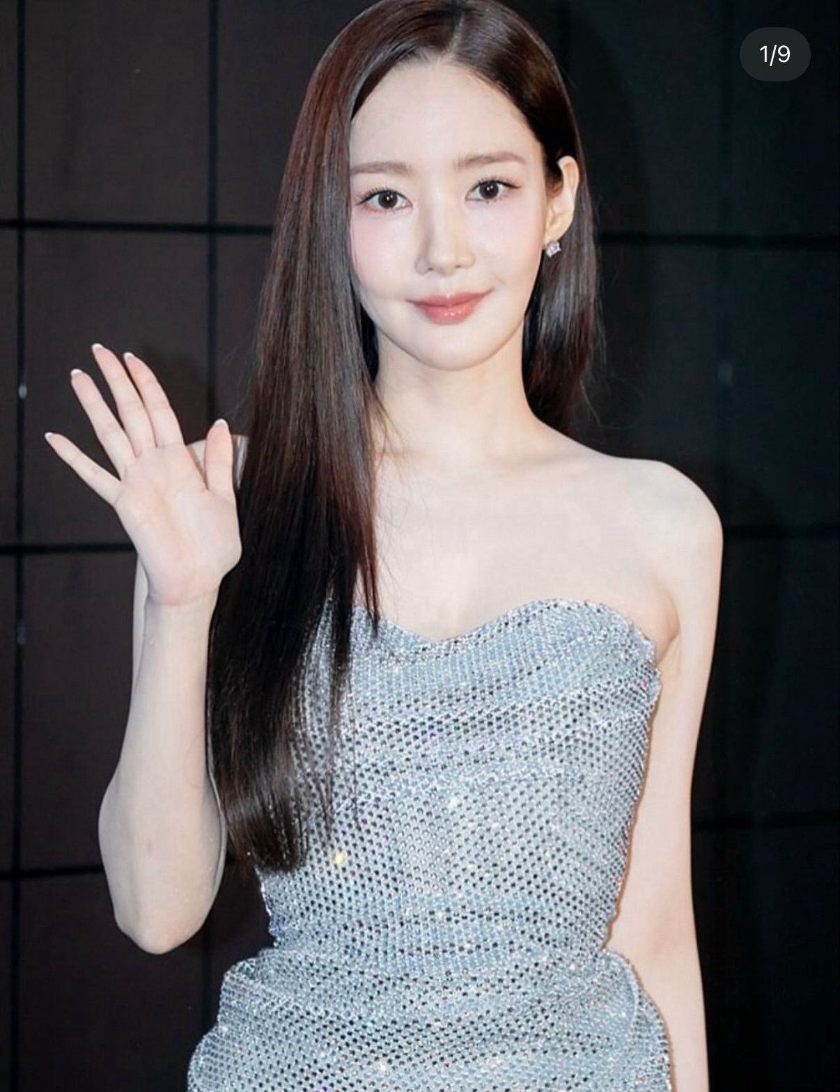 Behind-the-scenes cut of Park Minyoung