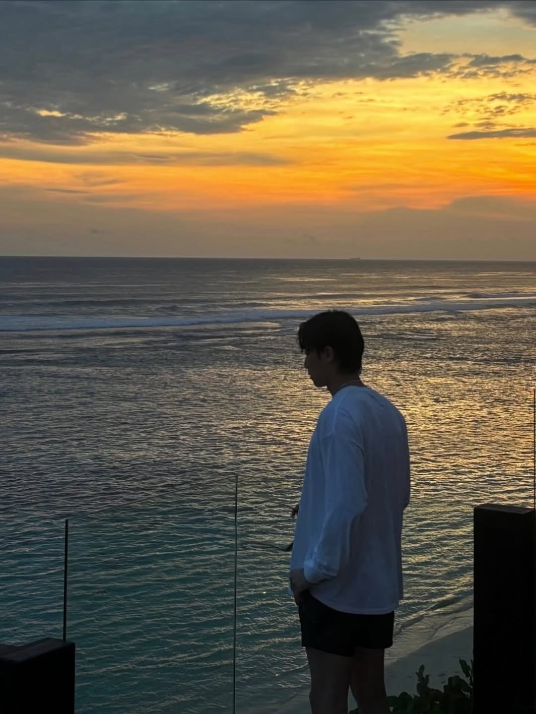 A moment captured by a fan of Park Seojoon