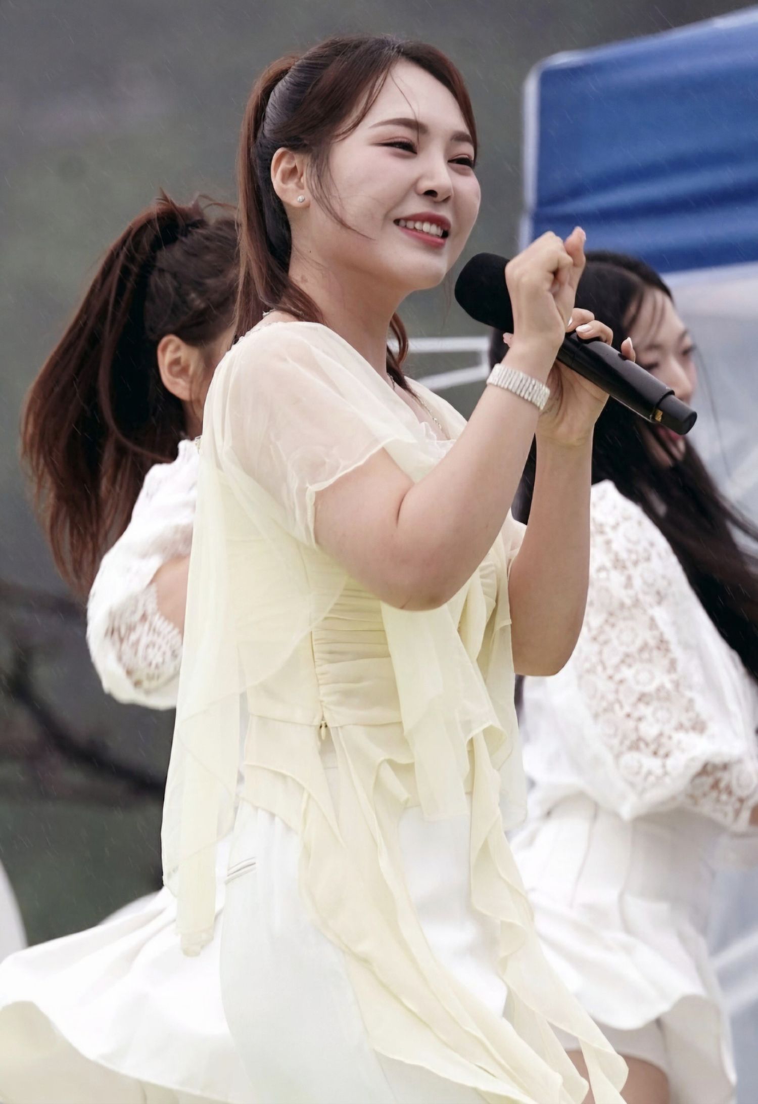 A moment captured by a fan of Miss Kim