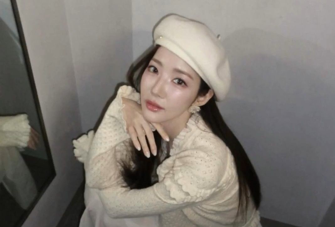 Latest photo of Park Minyoung