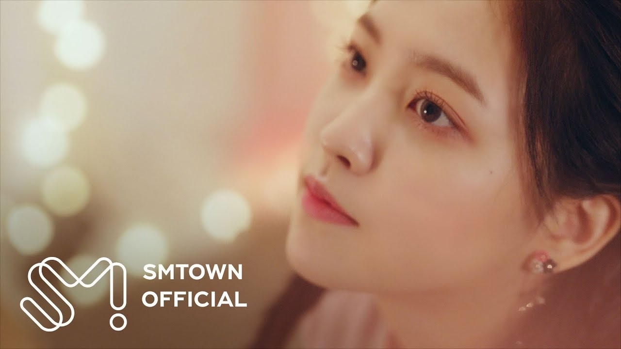 A moment captured by a fan of Yeri (1999)