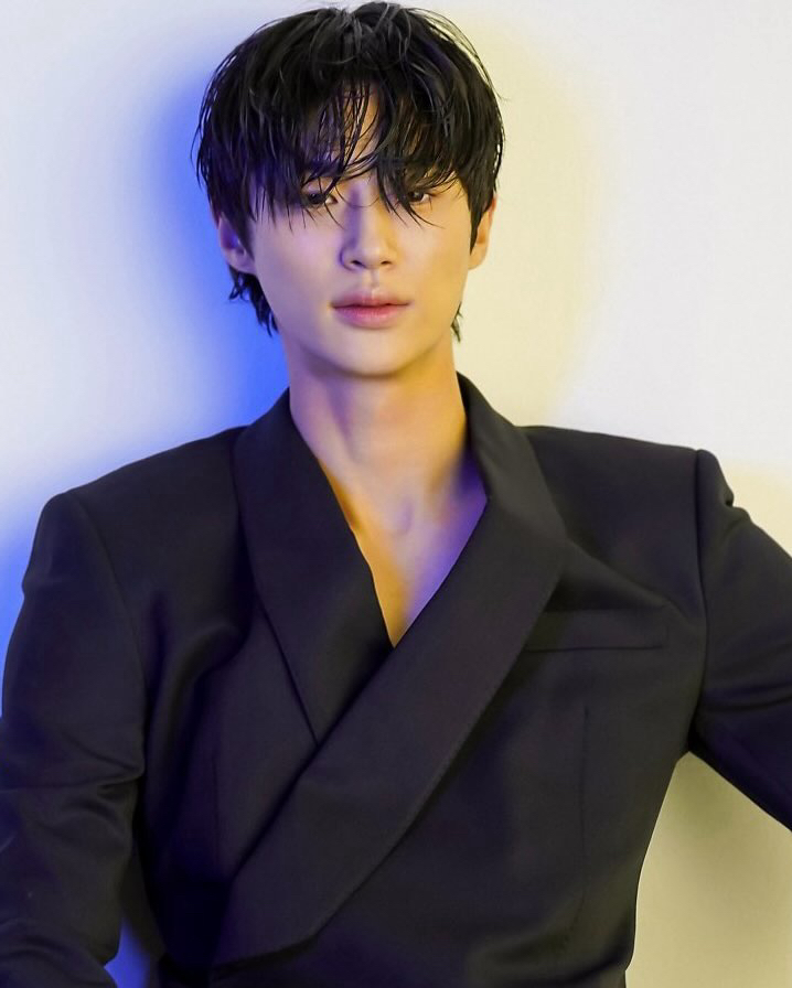 Behind-the-scenes cut of Byeon Wooseok