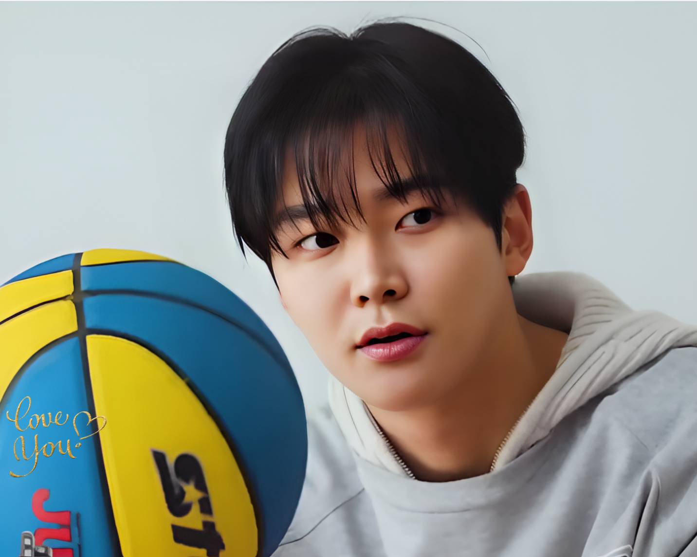 로운의 비하인드 컷