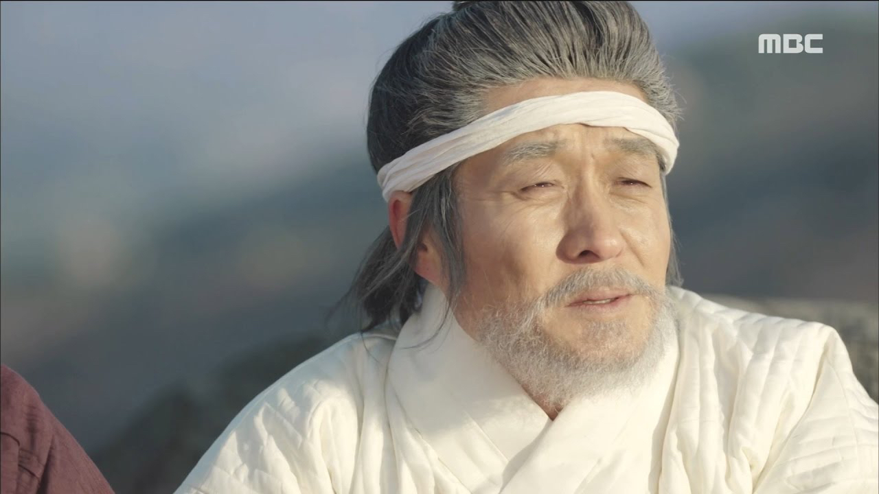 Recent activity shot of Yoon Kyunsang