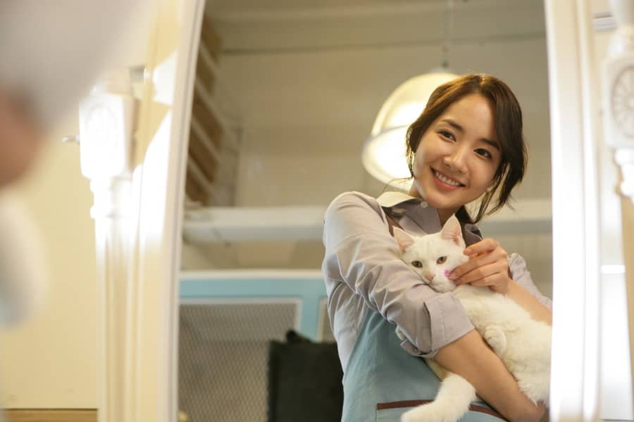 Behind-the-scenes cut of Park Minyoung
