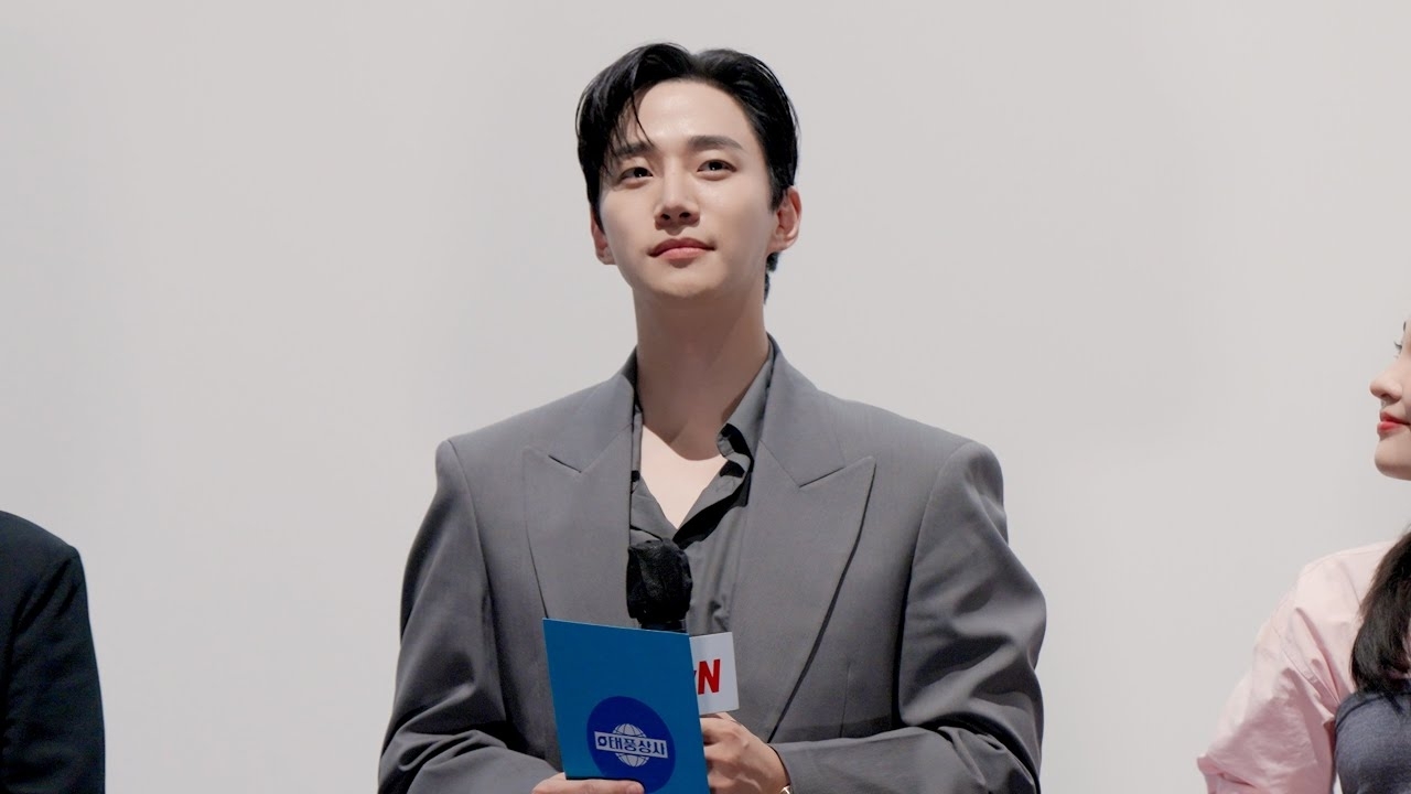 Foto kegiatan terbaru dari Lee Junho