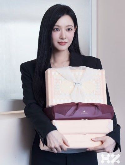 金智媛的最新照片