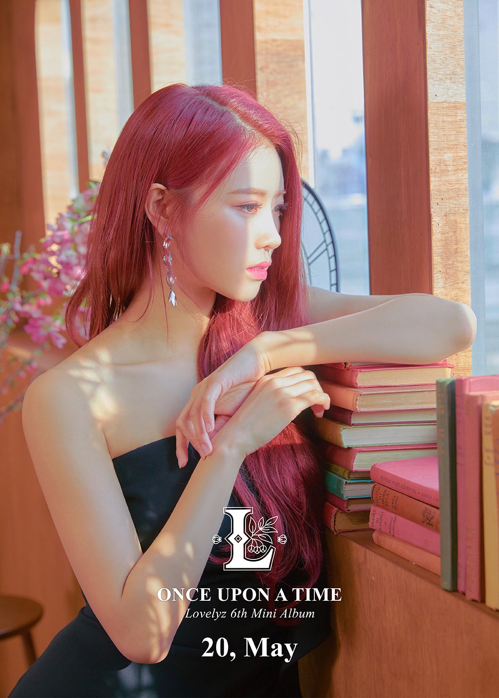Behind-the-scenes cut of Lee Mijoo