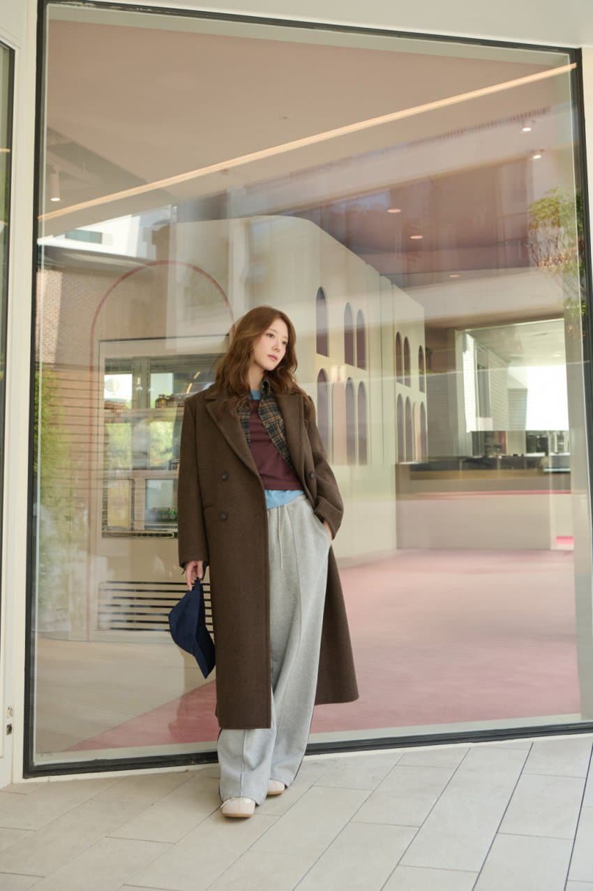 Behind-the-scenes cut of Lee Seyoung