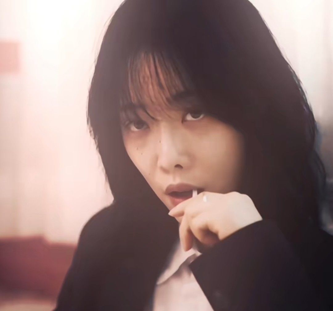 A moment captured by a fan of Kim Hieora