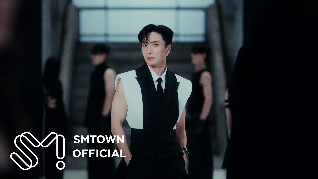 Recent activity shot of Choi Siwon