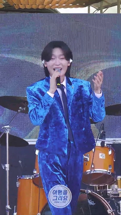 Emotional wallpaper shared by fans for Kim Yongbin