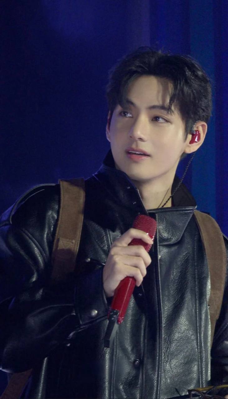 Latest photo of Kim Taehyung (V)