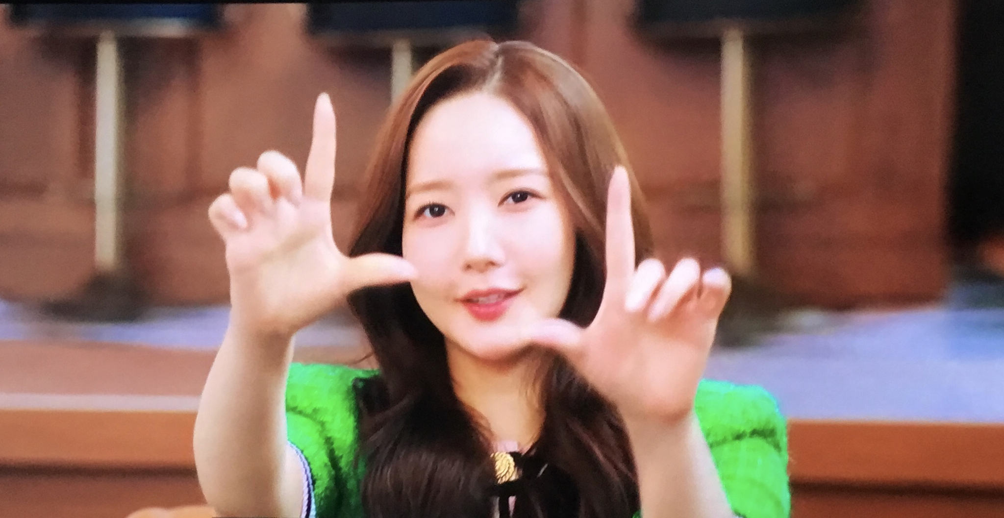 パク・ミニョンのビハインドカット