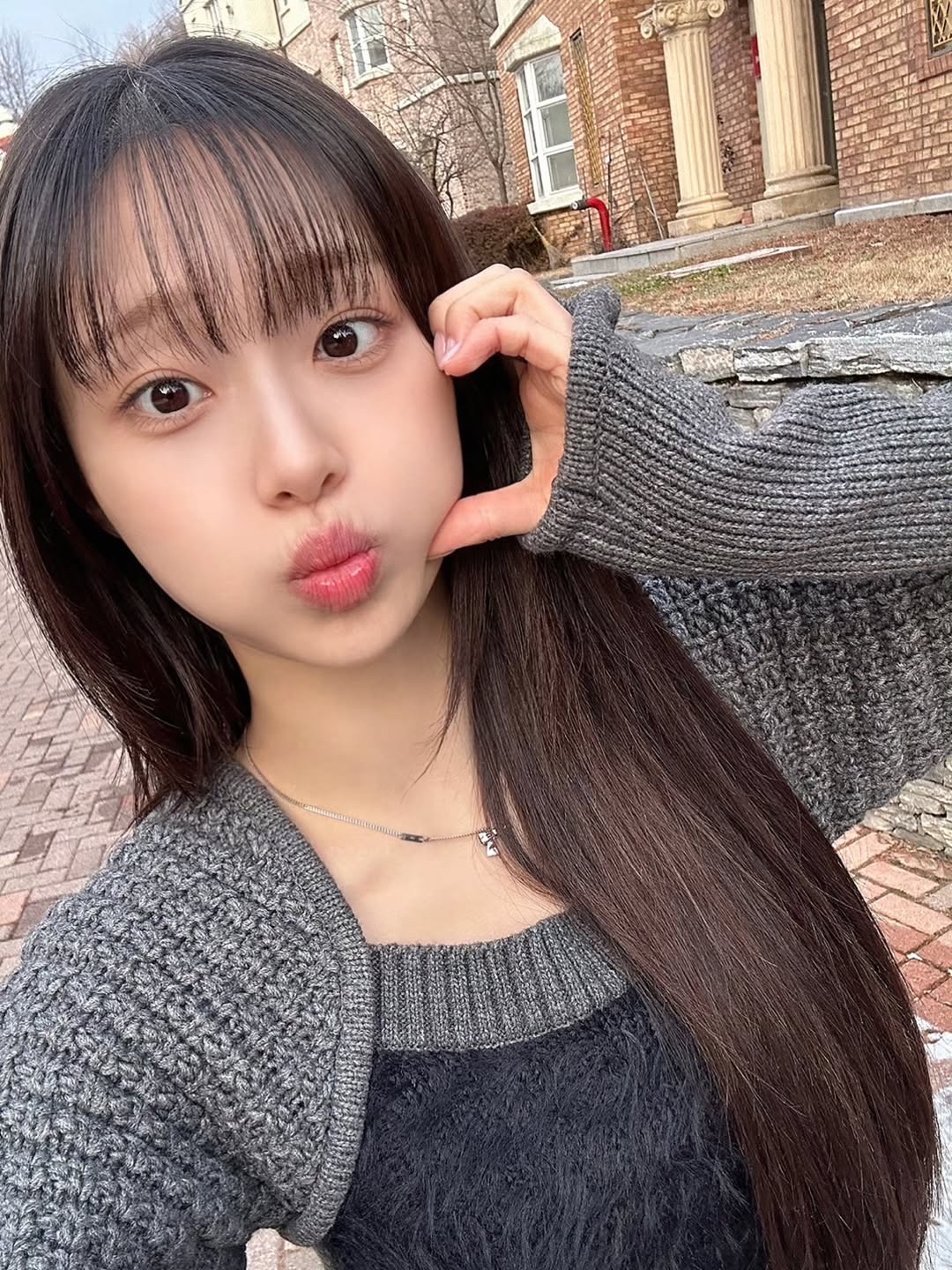 Recent activity shot of Chuu
