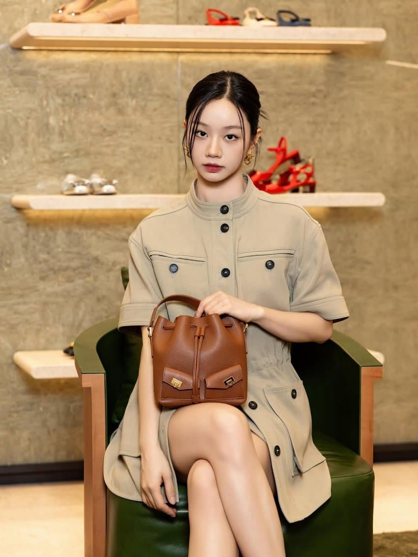 Behind-the-scenes cut of Hyeri