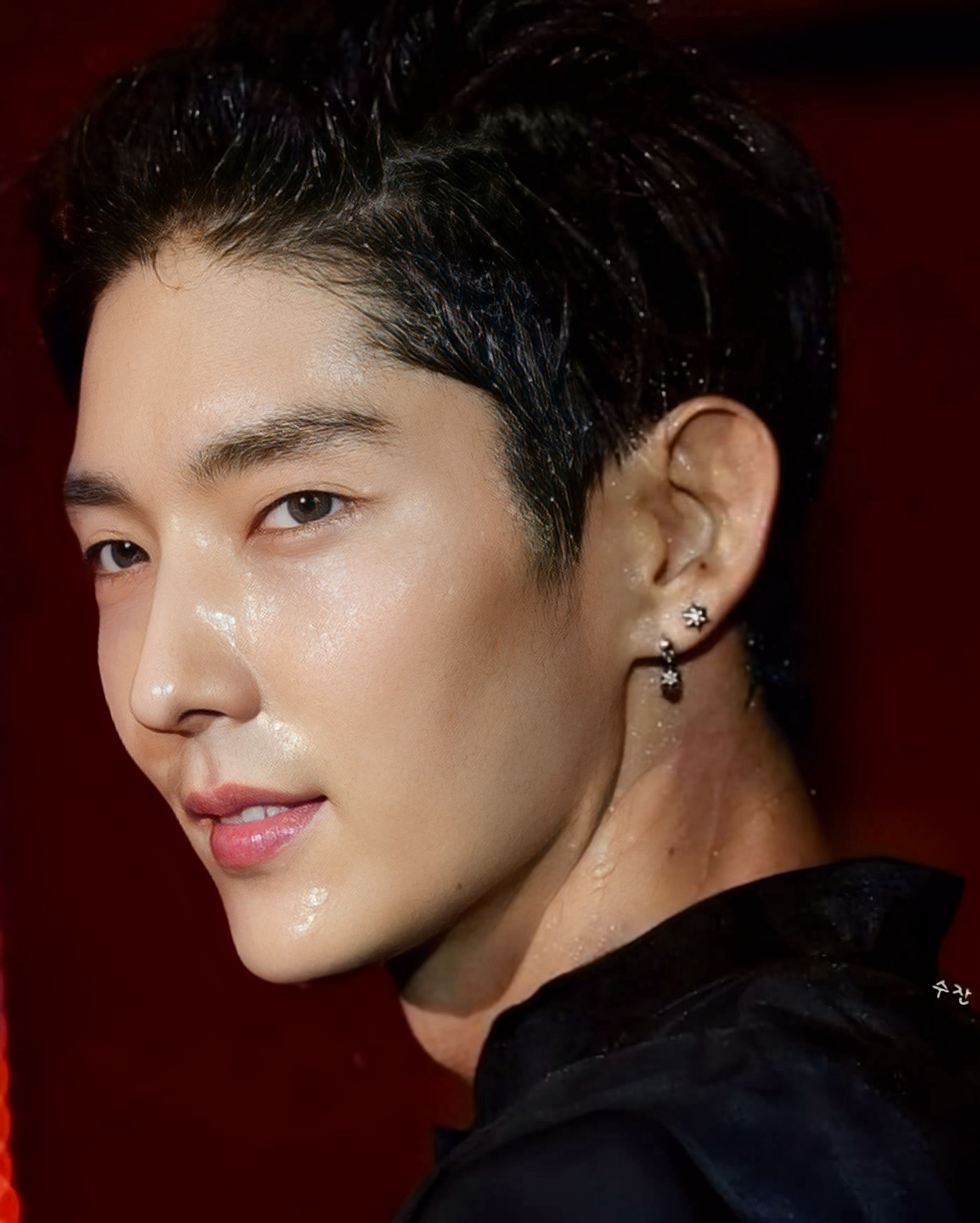 Behind-the-scenes cut of Lee Joongi